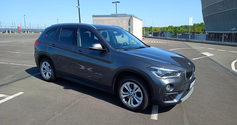 BMW X1 cena 81900 przebieg: 152000, rok produkcji 2015 z Wrocław małe 301